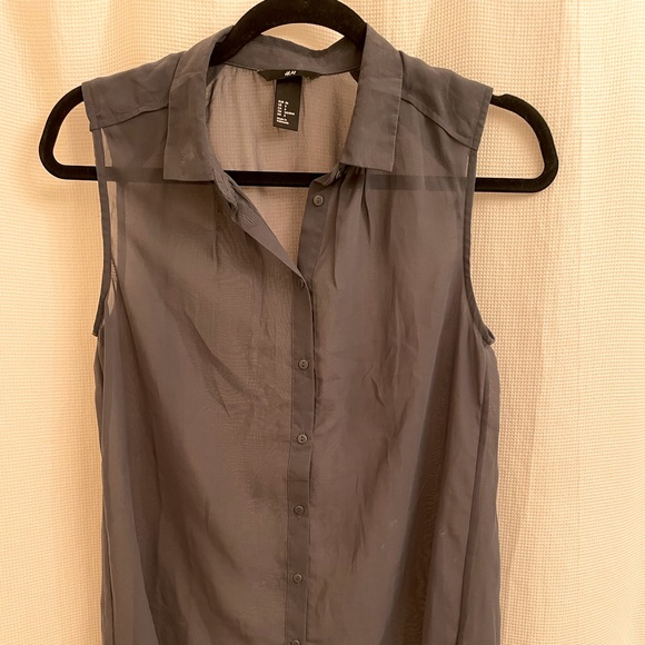 H&M Tops - H&M Sleeveless Blouse